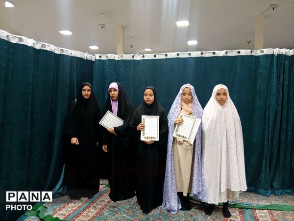 تجلیل از نخبگان قرآنی و نمایشگاه میثاق با شهدا در حاشیه نماز جمعه خداآفرین