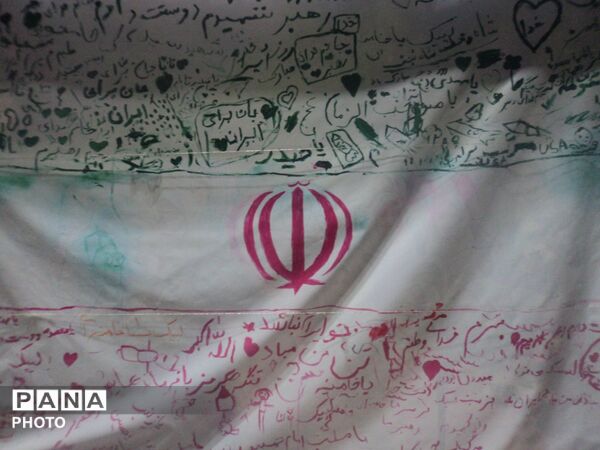 استمرار مردم کرمان در میدان 