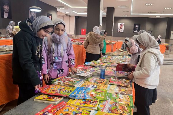 بازدید علمی دانش‌آموزان از نمایشگاه کتاب رباط‌کریم