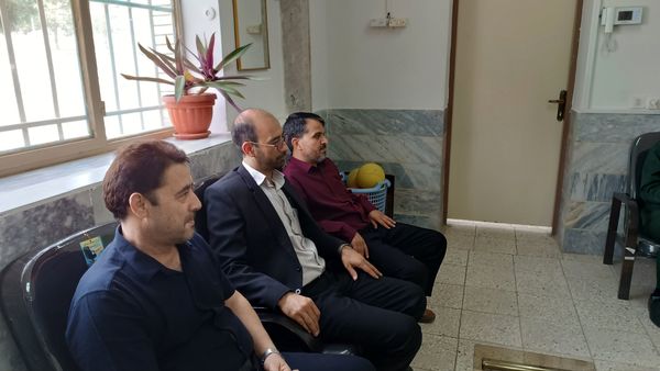 بازدید فرمانده بسیج دانش آموزی از دبیرستان شاهد صاحب الزمان 