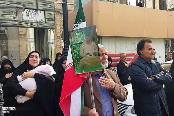 منتخب تصاویر سوگواری مردم سراسر کشور در غم فقدان رهبر شهید انقلاب