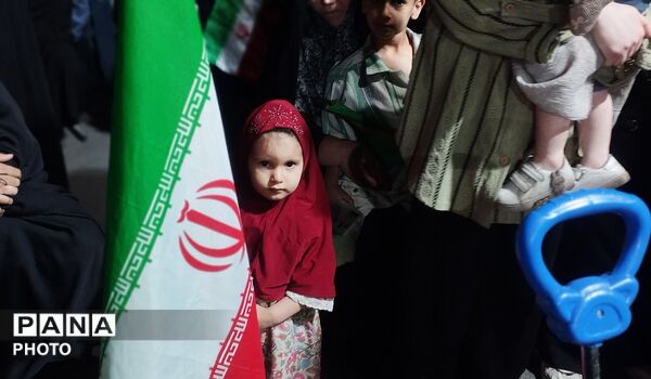 امیریه در هشتاد و هشتمین شبِ همدلی با نجوای امید و همبستگی در سکوتِ شهر غوغا کرد