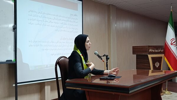 برگزاری دوره ضمن خدمت فعالیت های مکمل آموزشی و پرورشی در شهرستان ملارد