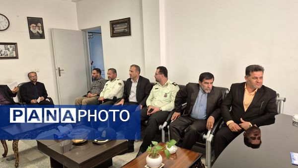 برگزاری جلسه شورای اداری در بلده