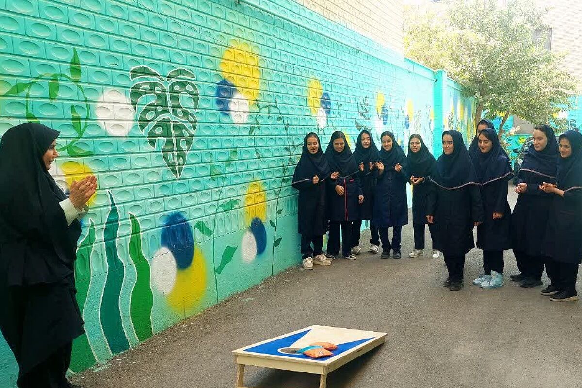 حضور کاروان مهر کانون فرهنگی تربیتی شهید رجایی در مدارس ناحیه دو شهرری 