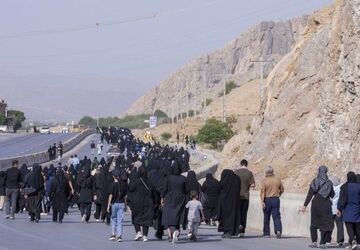 آیین بزرگ راهپیمایی جاماندگان اربعین؛در شهرستان خرم آباد