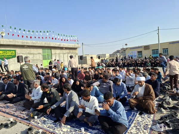 جشن پرشور دهه فجر انقلاب اسلامی در محله ولی عصر سندرک 