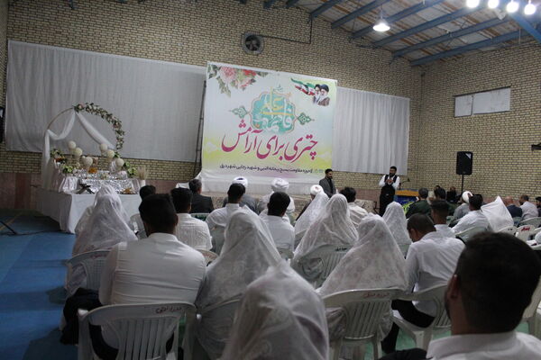 جشن چتری برای آرامش در شهر درق