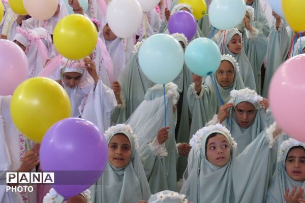 آغاز مسیر نور؛ قاب‌هایی از جشن تکلیف دختران شهرستان بن