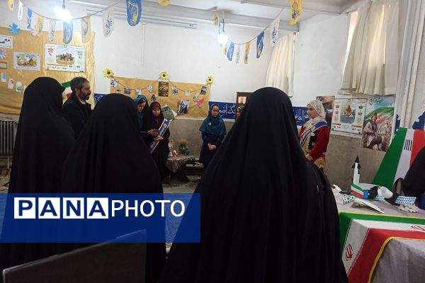 شکوفایی خلاقیت و آرمان‌ها در «مدرسه انقلاب» دبیرستان عفاف شهرقدس