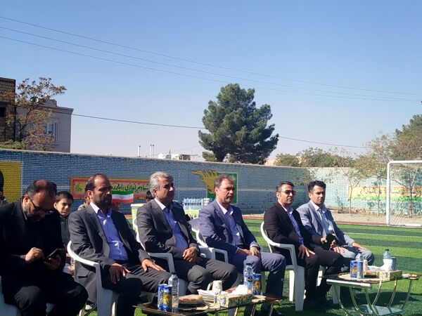 افتتاح چمن مصنوعی دبیرستان نمونه دولتی دانش کاشمر 