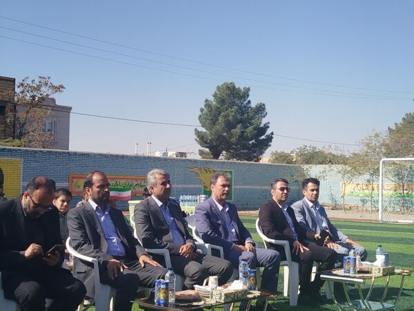 افتتاح چمن مصنوعی دبیرستان نمونه دولتی دانش کاشمر 