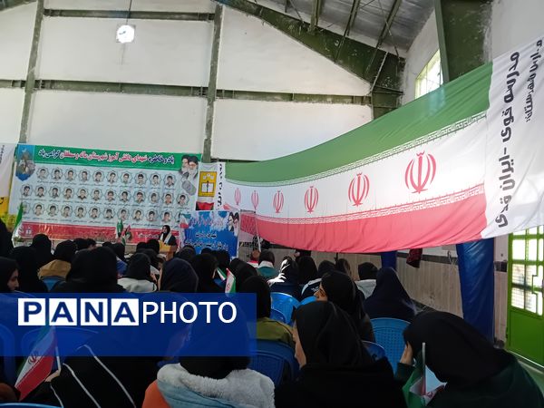 گردهمایی دختران نسل سلیمانی در دبیرستان فاطمه الزهرا(س) 