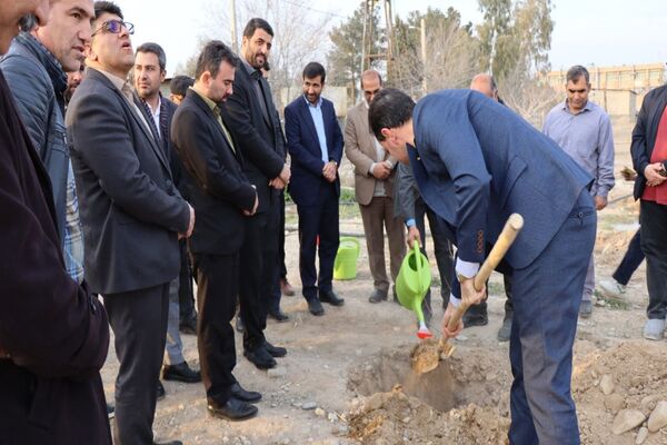 آیین روز درختکاری در هنرستان کشاورزی شهید باهنر پاکدشت 