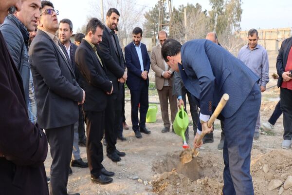 آیین روز درختکاری در هنرستان کشاورزی شهید باهنر پاکدشت 