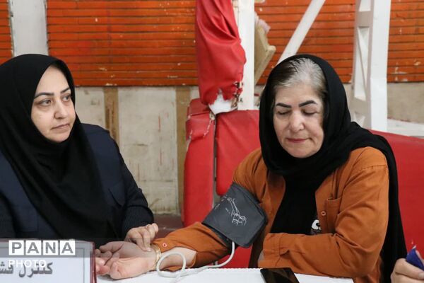جشنواره ورزشی قهرمانان خانه و میدان