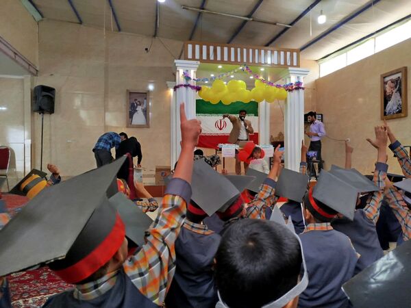 جشن الفبا دانش‌آموزان پایه اول دبستان شهید پسندیده فدافن