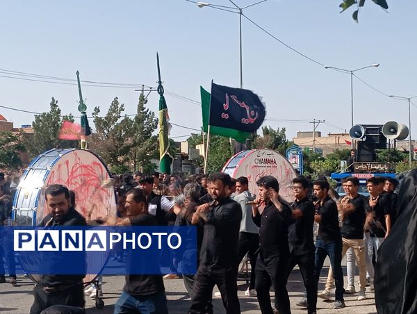 آیین استقبال از هیئت های عزاداری در روستای عشق آباد 