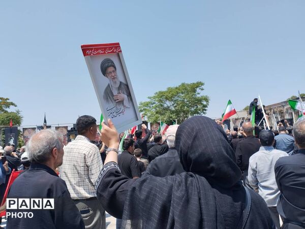 جاماندگان آذربایجان شرقی با چشمانی اشک‌بار به امید روز رجعت با رهبر شهید