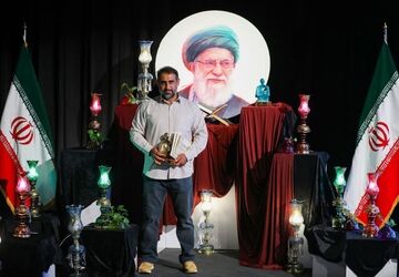 انتخاب چهره سال هنر انقلاب اسلامی استان فارس 