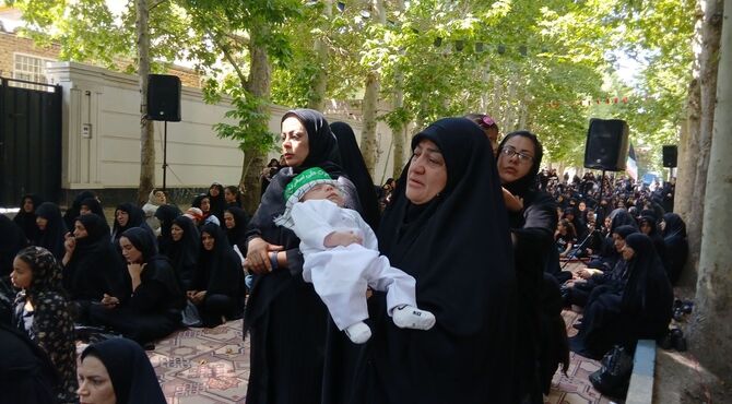 اجتماع بزرگ شیرخوارگان حسینی در اولین جمعه ماه محرم 