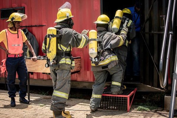 معلمان می‌توانند آموزش‌های لازم جهت مواجهه با حوادث احتمالی را انجام دهند