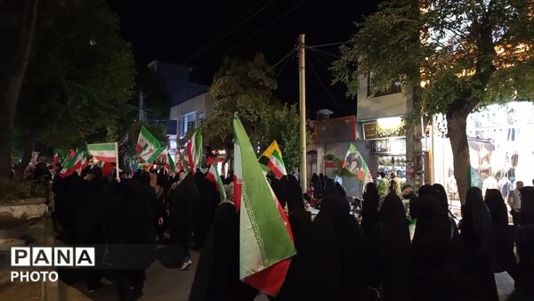 شبی دیگر از همبستگی مردم و تجدید بیعت با رهبری در بروجرد