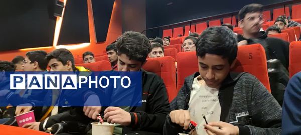 اردوی تفریحی دانش‌آموزان تیزهوشان نوشاد به مجتمع تجاری خلیج فارس