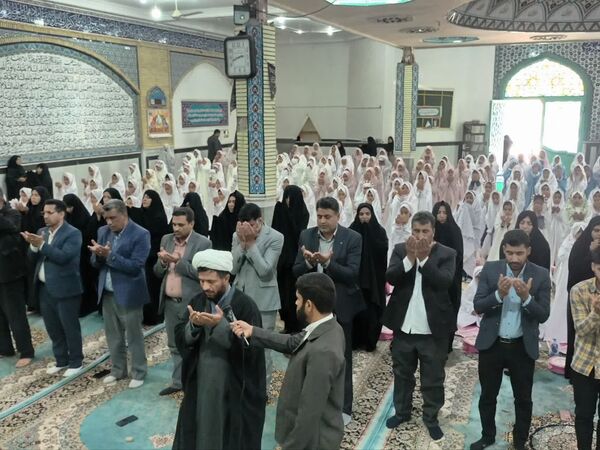 جشن تکلیف دانش‌آموزان دختر شهرستان فهرج 