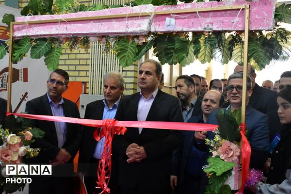 هنرستان‌های ناحیه دو تبریز روی صحنه