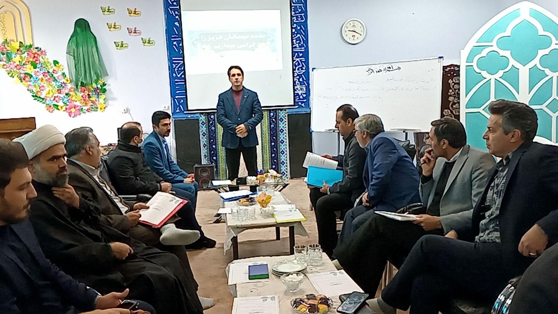 نشست توانمندسازی مدیران؛ گامی به‌سوی هدایت تحصیلی مؤثر در مدارس متوسطه دوره اول ناحیه ۷