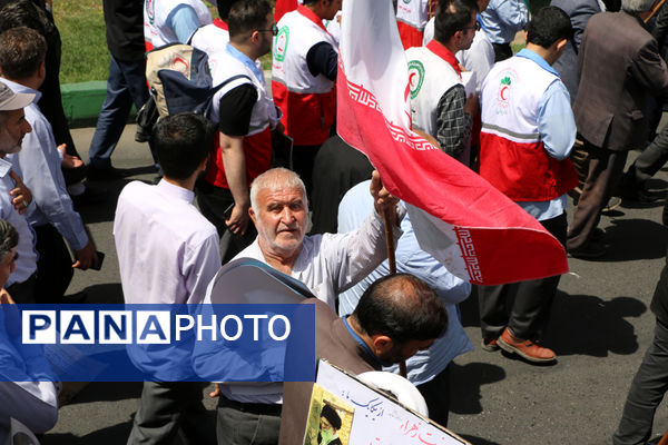 راهپیمایی یوم الله 15 خرداد از بیت امام راحل تا حرم حضرت معصومه(س)