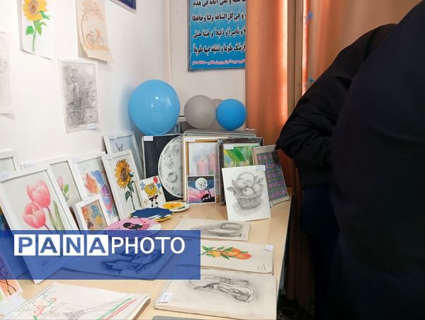 نمایشگاه محصولات دست ساز به مناسبت دهه فجر