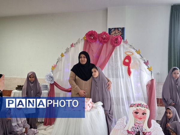 جشن تکلیف نمادی از عشق و علاقه در دبستان فاطمه‌الزهرا