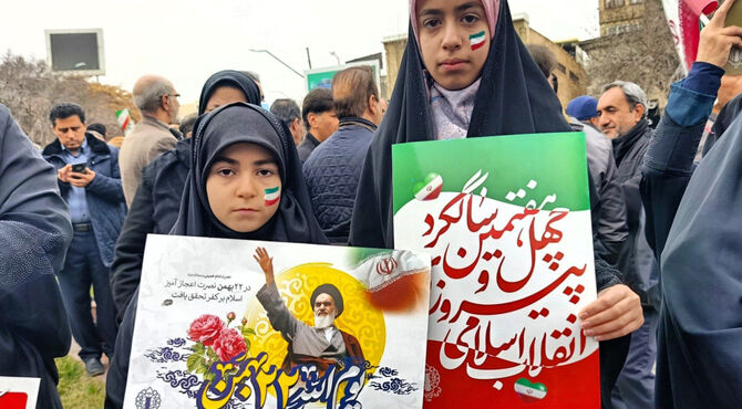طنین استقلال و آزادی در راهپیمایی باشکوه ۲۲ بهمن کرمانشاه