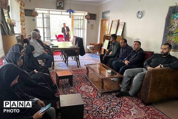 آیین تقدیر از اعضای ستاد نماز جمعه فیروزکوه با حضور مدیر دفتر نمایندگی شورای سیاست‌گذاری ائمه جمعه استان تهران