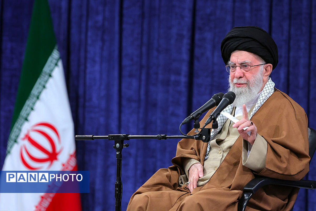 مقام معظم رهبری: جمهوری اسلامی در مقابل تخریبگران کوتاه نخواهد آمد