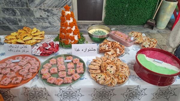 جشنواره غذای سالم در دبستان پسرانه فرهنگیان ۱