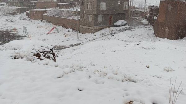 بارش برف در روستای اصقول سربیشه
