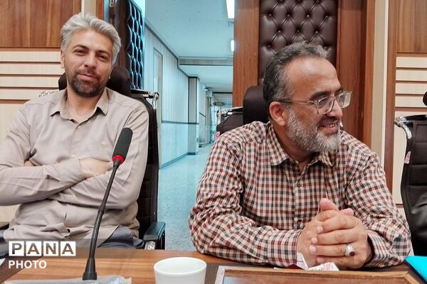 مراسم تجلیل از معاونین پرورشی مقطع متوسطه ناحیه دو شهرری 