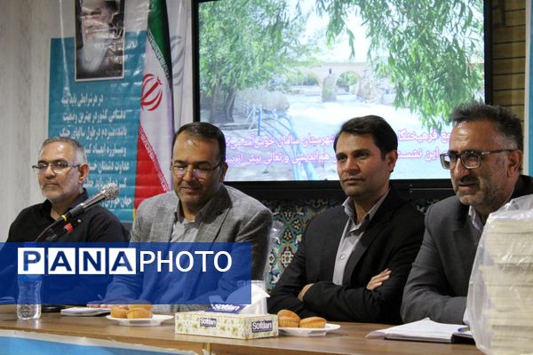 نشست اصحاب رسانه شهرستان سامان با مدیرکل فرهنگ و ارشاد اسلامی استان چهارمحال و بختیاری