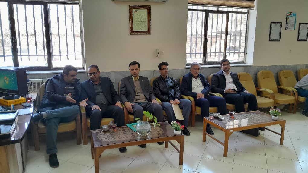 تقدیر از رتبه های برتر علمی-آموزشی، قرآنی، فرهنگی، ورزشی و هنری هنرستان شهید دیواندری سبزوار