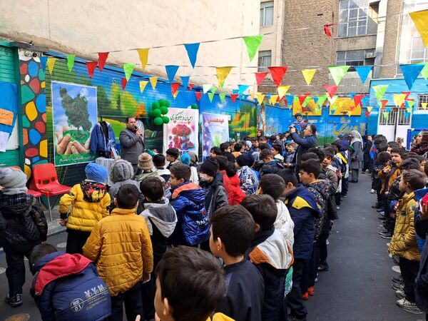 جشن نیکوکاری و عید همدلی در مدارس منطقه ۱۰