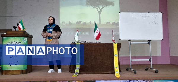 جلسه مربیان پیشتاز سازمان دانش‌آموزی در فارسان