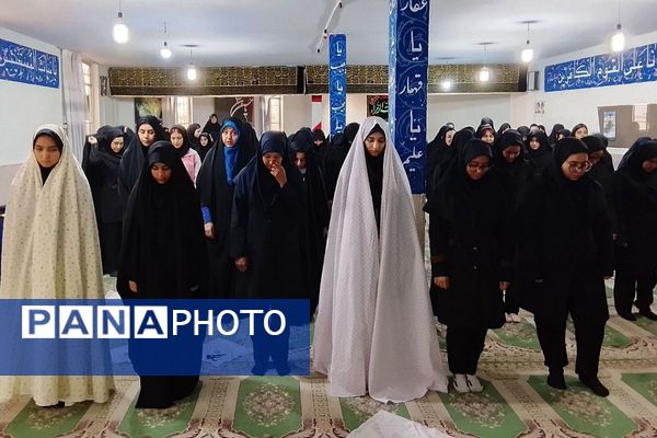 اجرای سومین نشست قرآنی در مدارس با حضور امام جمعه قرچک در دبیرستان شهدای محراب