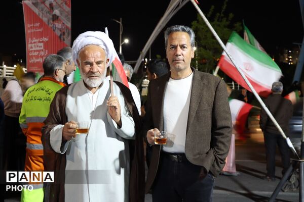 پرچمی که زمین نگذاشتند