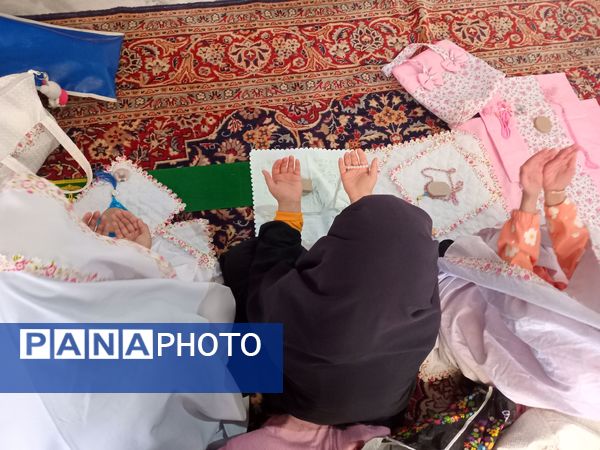 دهه نودی‌ها در نماز عبادی سیاسی جمعه