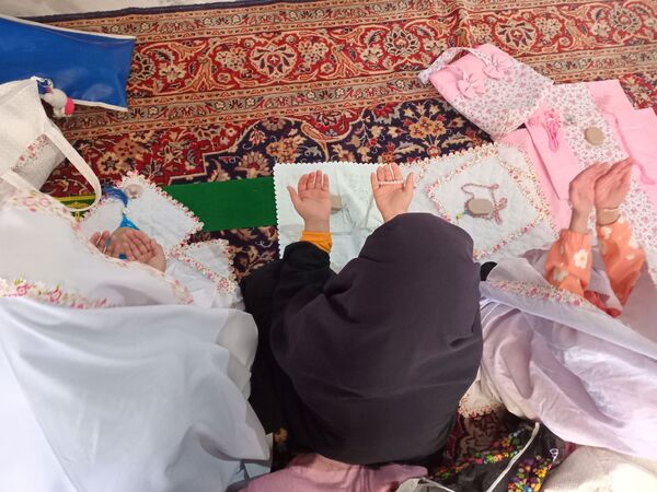 دهه نودی‌ها در نماز عبادی سیاسی جمعه