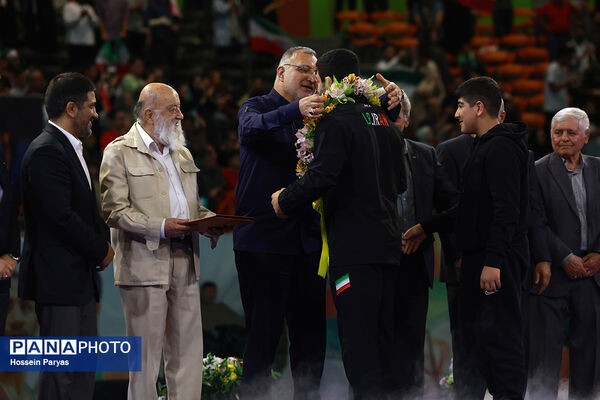 جشن قهرمانی تیم‌های ملی کشتی آزاد و فرنگی ایران