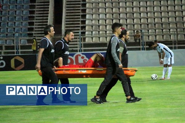 برد شیرین تراکتور در خانه مقابل آلمینیوم اراک